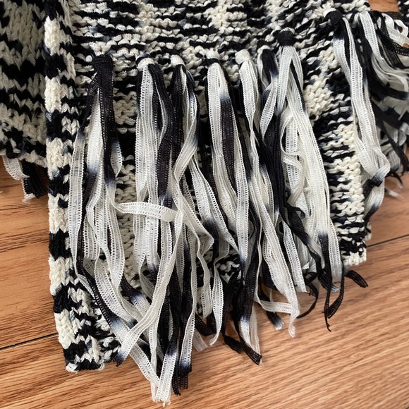 CHICO'S BLACK & WHITE STRIPEY FRINGE SANYA CARDIGAN SWEATER $109 SIZE 1 BOHO - Picture 6 of 12
